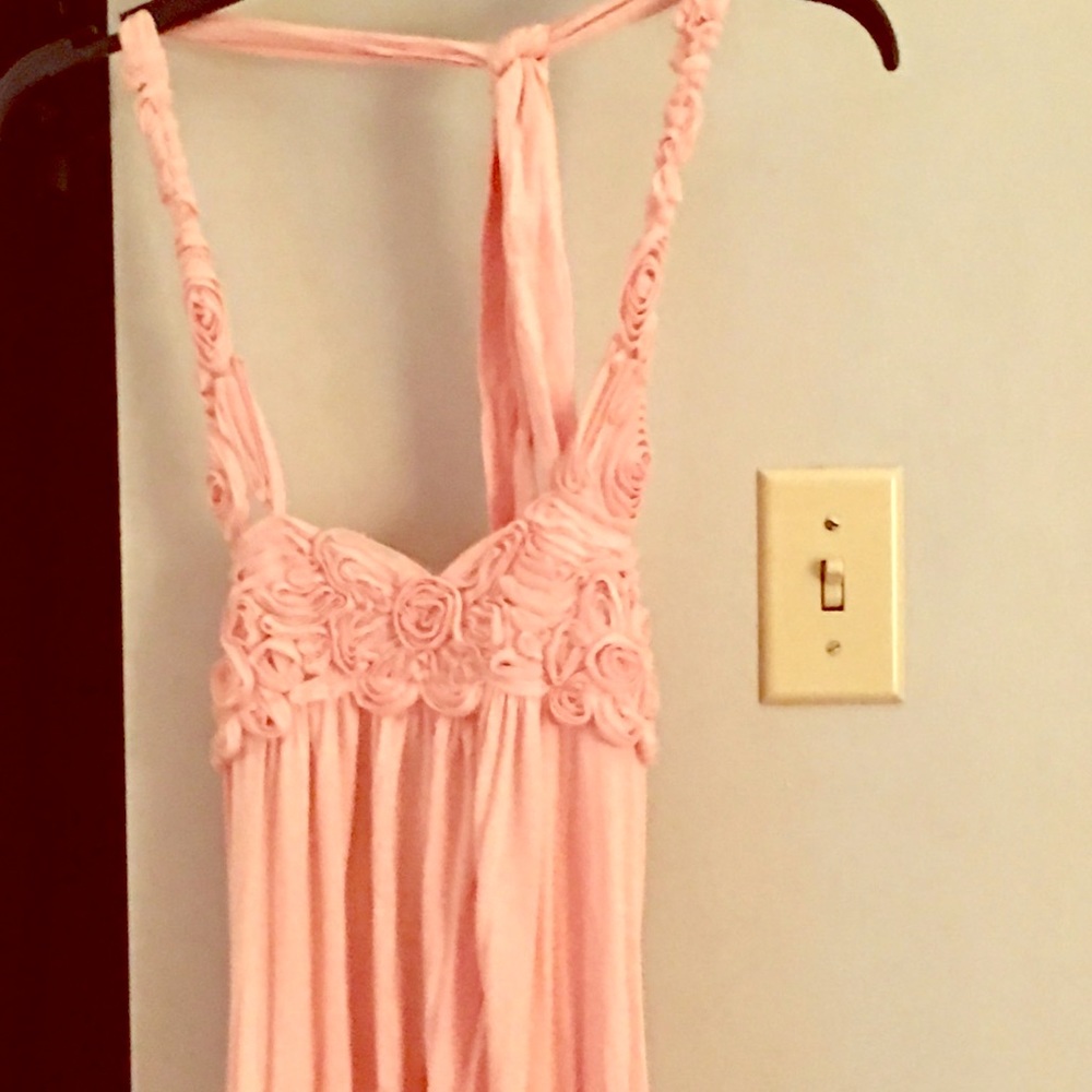 🌺Beautiful feminine peach halter style top. EXCELLENT COND🌺SALE 3 for $15🌺